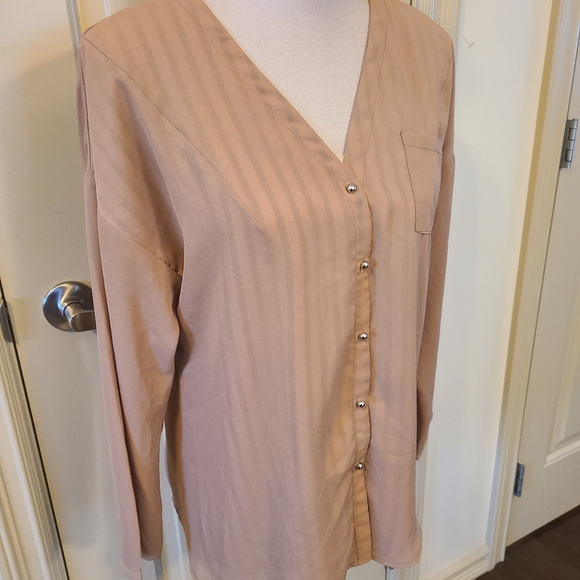 Against Nudity Montrèal Button Down Blouse - Picture 4 of 10